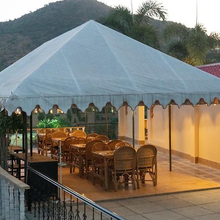 Udai Nature Valley Resort - A Peace Full Farmhouse Resort אודייפור מראה חיצוני תמונה