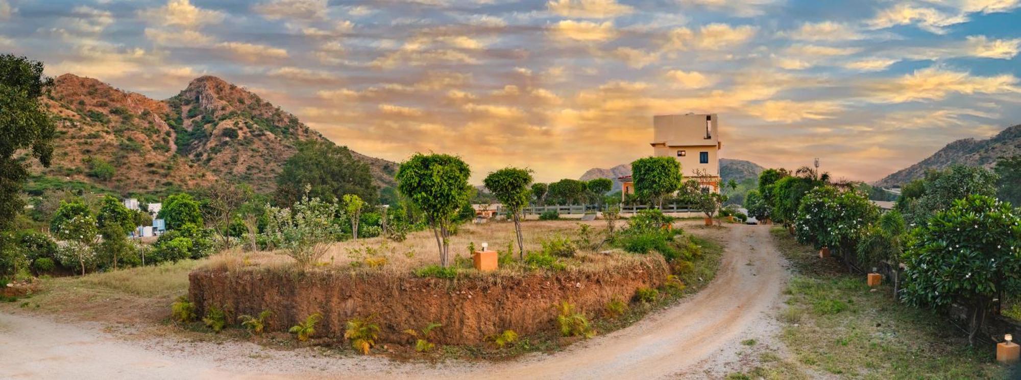 Udai Nature Valley Resort - A Peace Full Farmhouse Resort אודייפור מראה חיצוני תמונה